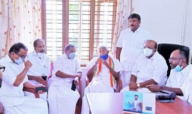 നേതാക്കന്മാരുമായി കൂടിക്കാഴ്ച നടത്തി ഉമ്മൻ ചാണ്ടി