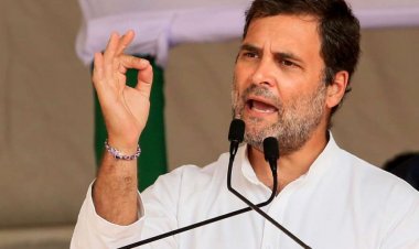 കടലിന്‍റെ മക്കള്‍ക്ക് സാന്ത്വനം പകർന്ന് രാഹുല്‍ ഗാന്ധി