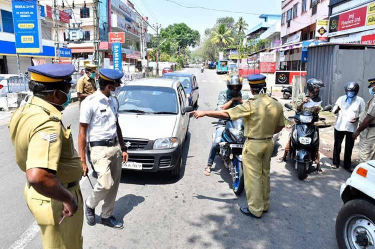 രോഗവ്യാപനം രൂക്ഷം ; മാസ്‌കും സാമൂഹിക അകലവും ഉറപ്പാക്കാന്‍ പൊലീസ് ; ലംഘിച്ചാല്‍ പിഴ