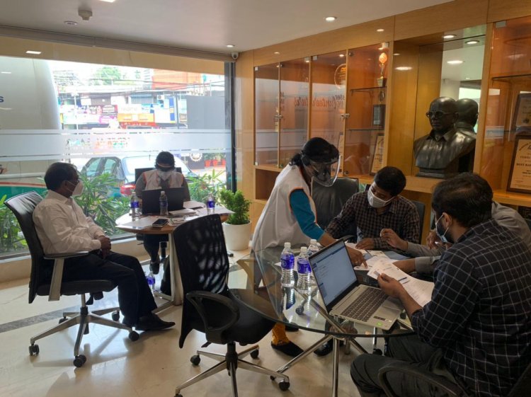 കോവിഡ് വാക്സിന് വീടുകളില് നല്കുന്നുവെന്ന തരത്തിലുള്ള പ്രചരണം ശരിയല്ലെന്ന് ആസ്റ്റര് മെഡ്സിറ്റി