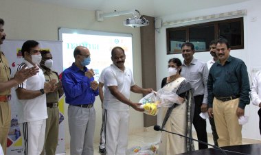 സൗജന്യ ഭക്ഷ്യ ധാന്യ  കിറ്റുകൾ വിതരണം ചെയ്തു