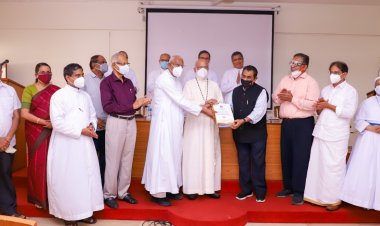 ജെ. ബി. കോശി കമ്മീഷൻ കർദിനാൾ മാർ ജോർജ് ആലഞ്ചേരിയെ സന്ദർശിച്ചു